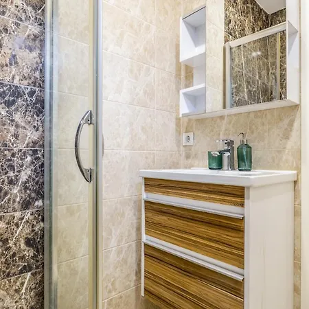Modern And Spacious Flat In Central Sisli * Isztambul