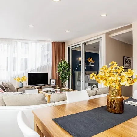 Modern And Spacious Flat In Central Sisli شقة